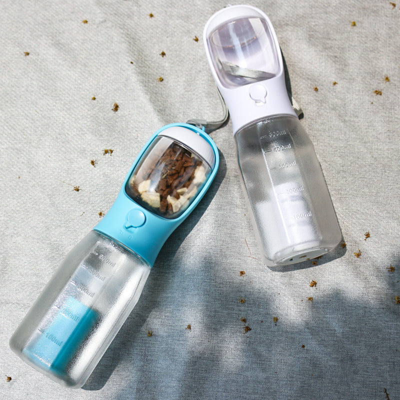 Tragbare Wasserflasche für Hunde oder Katzen- Futter, Wasser und Kotbeutel inkl.